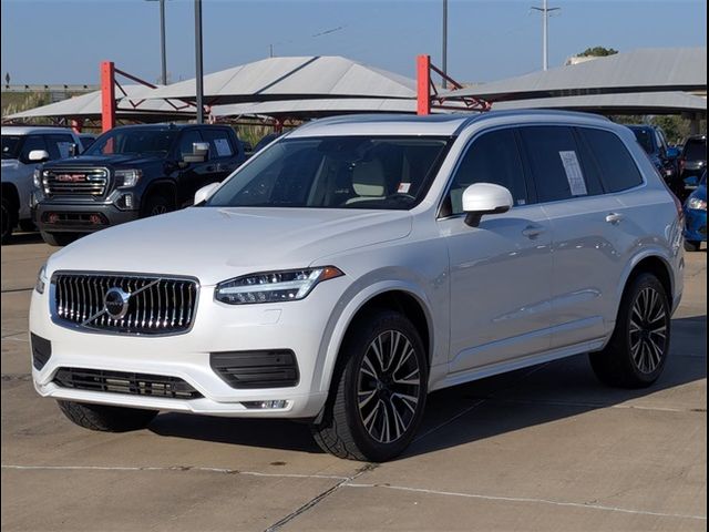 2022 Volvo XC90 Momentum