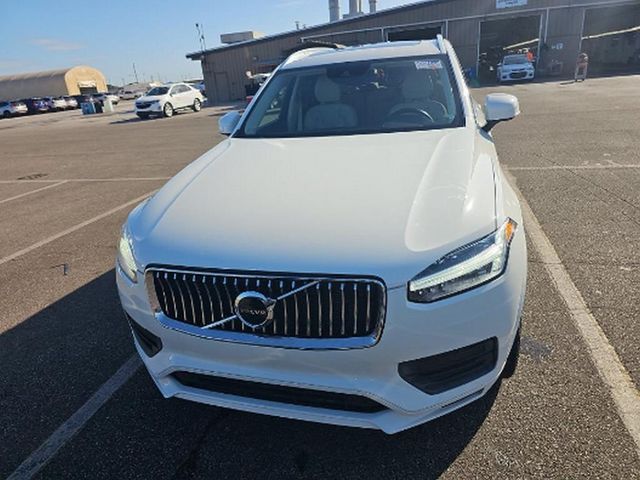 2022 Volvo XC90 Momentum