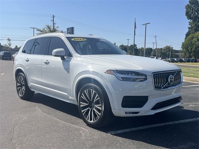 2022 Volvo XC90 Momentum