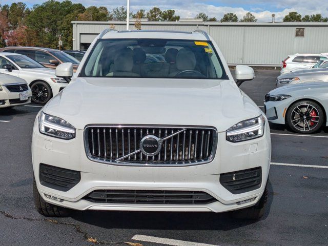 2022 Volvo XC90 Momentum