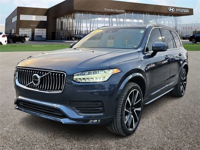 2022 Volvo XC90 Momentum