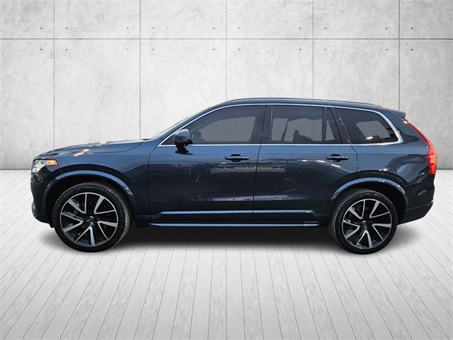 2022 Volvo XC90 Momentum