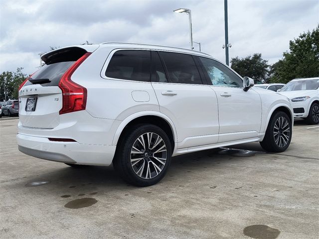 2022 Volvo XC90 Momentum