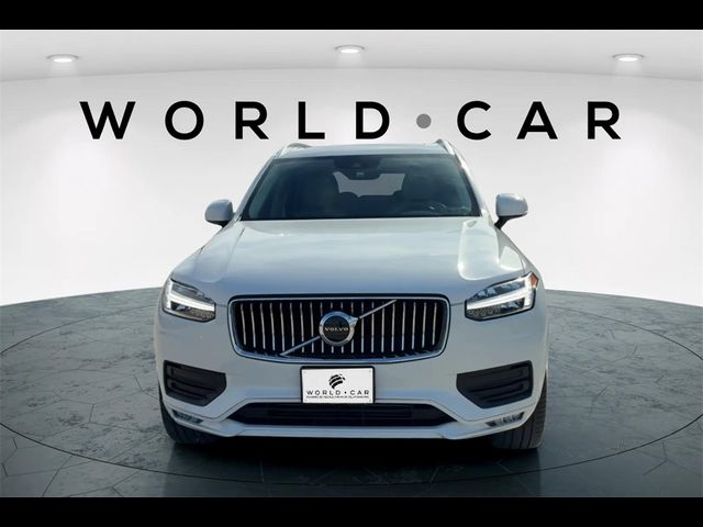 2022 Volvo XC90 Momentum