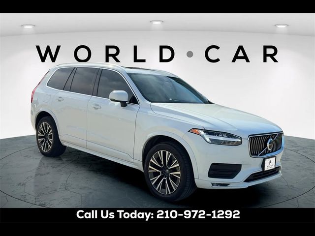 2022 Volvo XC90 Momentum