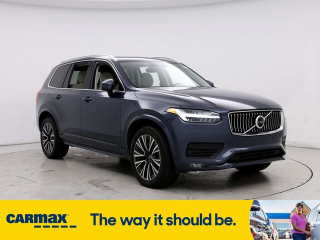 2022 Volvo XC90 Momentum