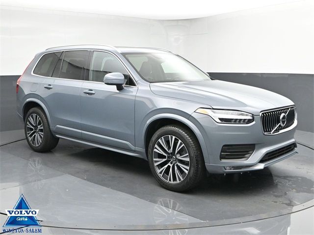 2022 Volvo XC90 Momentum