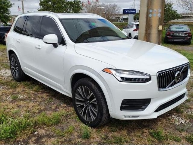 2022 Volvo XC90 Momentum