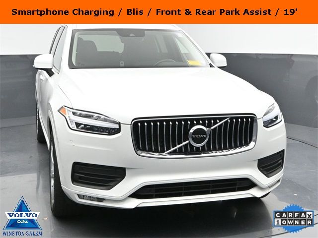 2022 Volvo XC90 Momentum