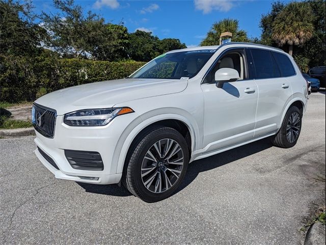 2022 Volvo XC90 Momentum