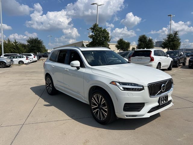 2022 Volvo XC90 Momentum