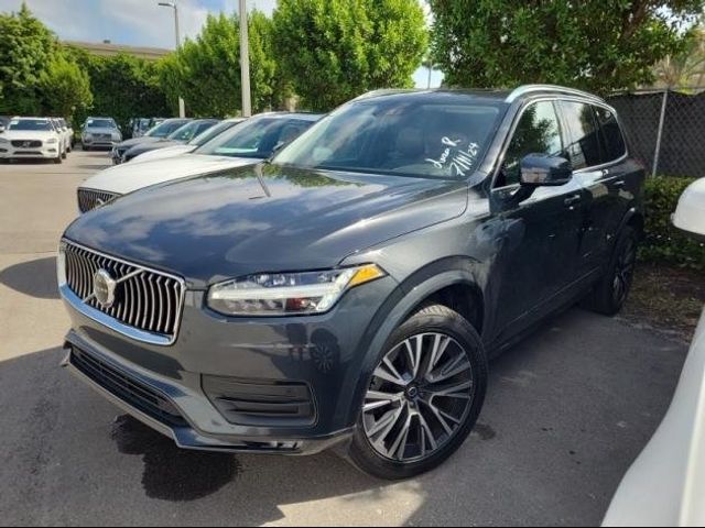 2022 Volvo XC90 Momentum