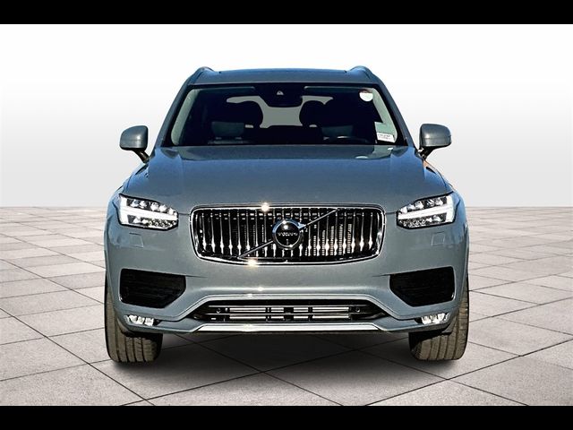 2022 Volvo XC90 Momentum