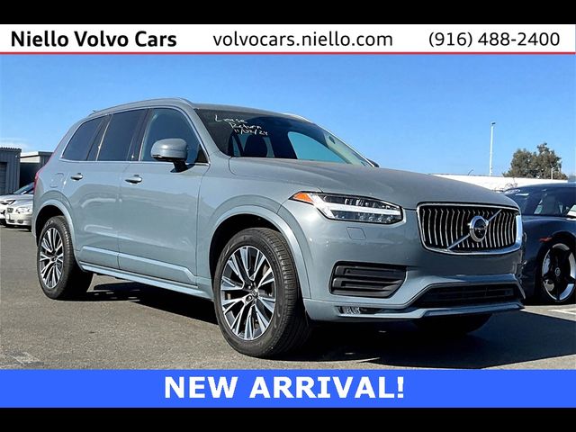 2022 Volvo XC90 Momentum