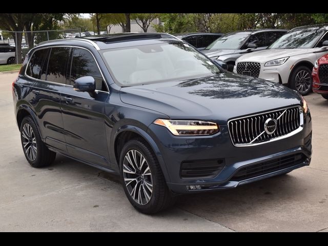 2022 Volvo XC90 Momentum