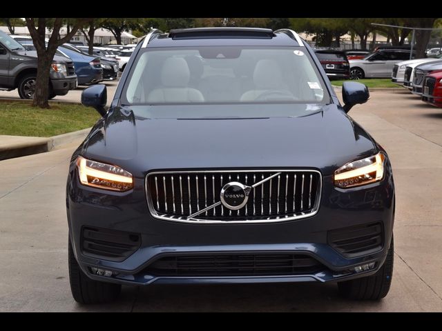 2022 Volvo XC90 Momentum