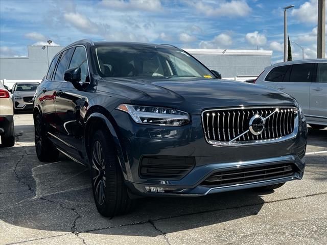 2022 Volvo XC90 Momentum