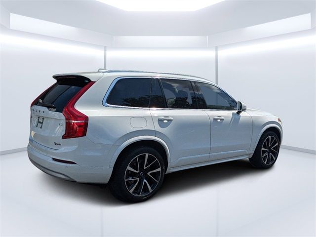 2022 Volvo XC90 Momentum