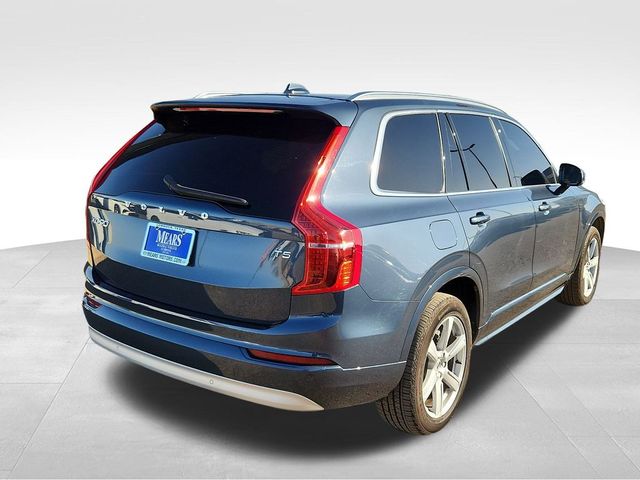 2022 Volvo XC90 Momentum