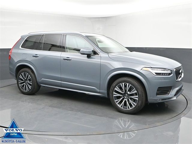 2022 Volvo XC90 Momentum