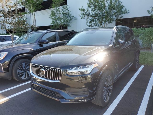 2022 Volvo XC90 Momentum