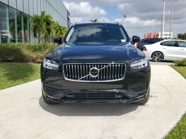 2022 Volvo XC90 Momentum