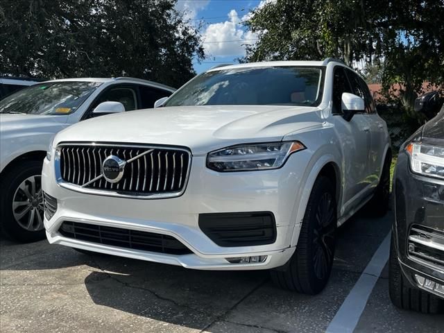 2022 Volvo XC90 Momentum