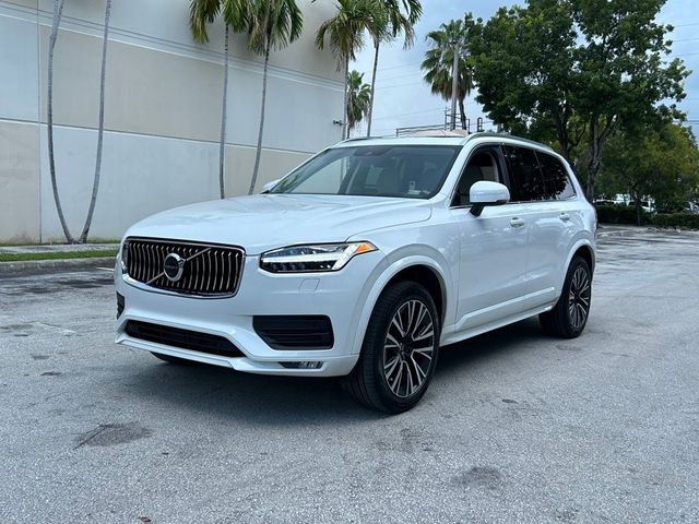 2022 Volvo XC90 Momentum