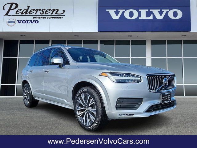 2022 Volvo XC90 Momentum