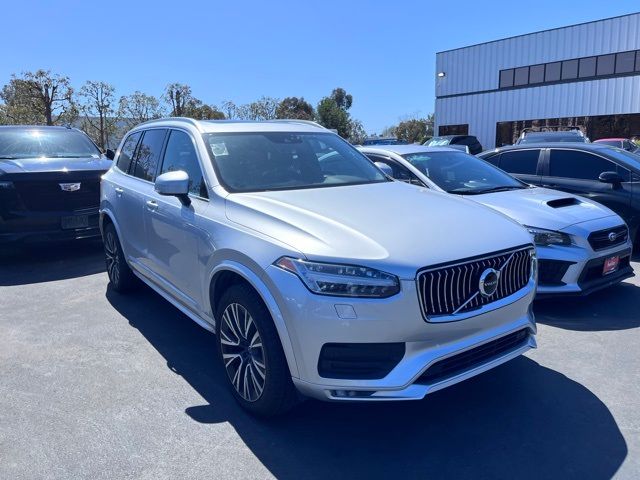 2022 Volvo XC90 Momentum