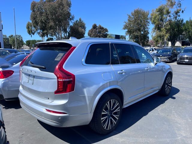 2022 Volvo XC90 Momentum