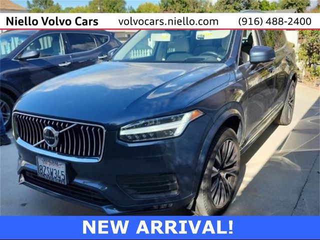 2022 Volvo XC90 Momentum