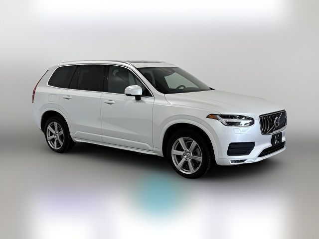 2022 Volvo XC90 Momentum
