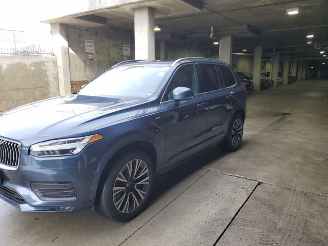 2022 Volvo XC90 Momentum