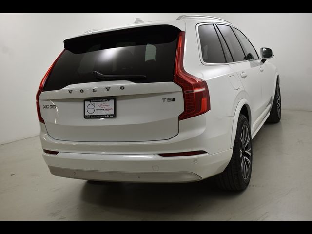 2022 Volvo XC90 Momentum