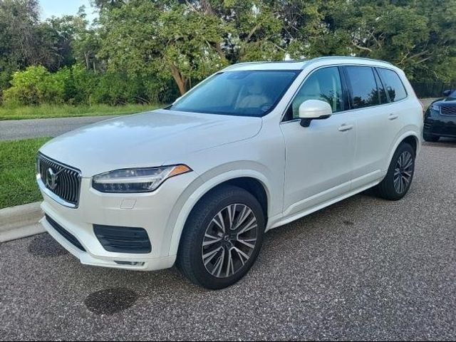 2022 Volvo XC90 Momentum