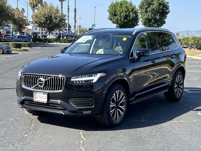 2022 Volvo XC90 Momentum