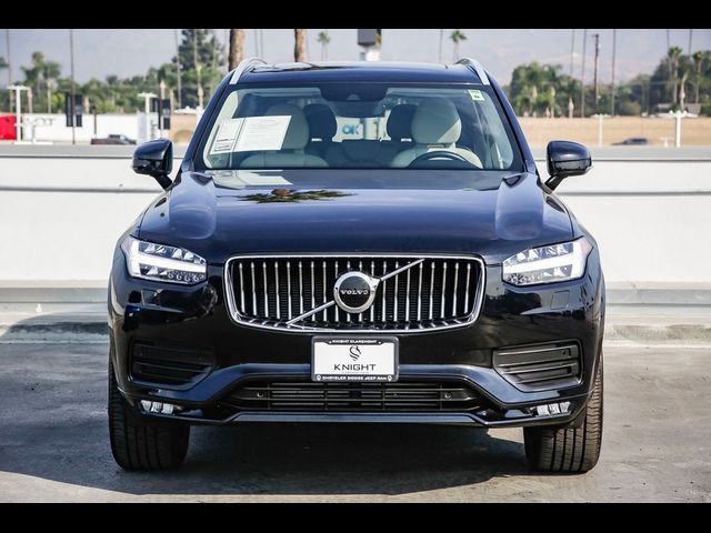 2022 Volvo XC90 Momentum