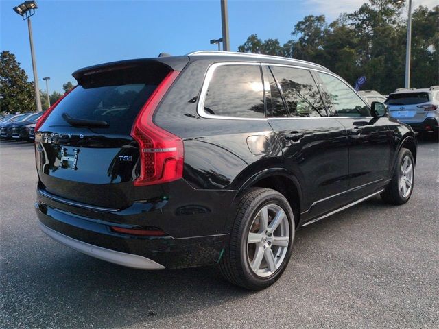 2022 Volvo XC90 Momentum