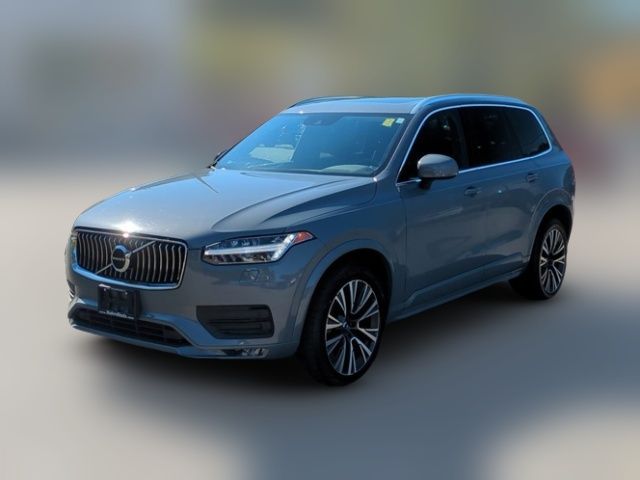 2022 Volvo XC90 Momentum