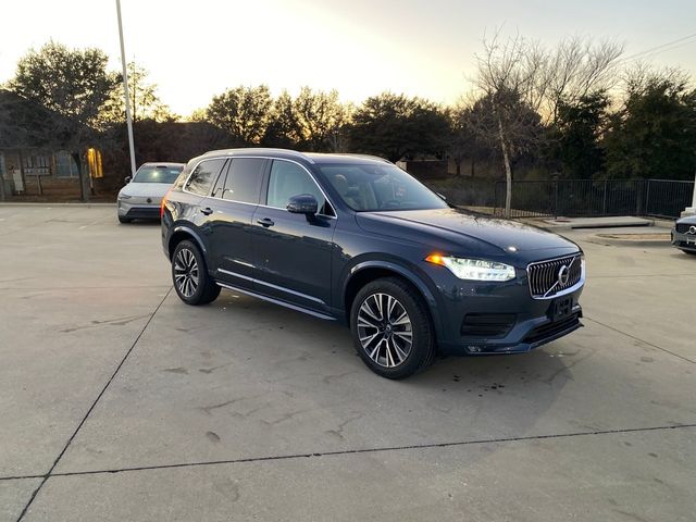 2022 Volvo XC90 Momentum