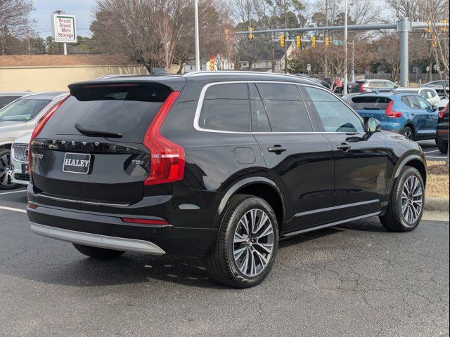 2022 Volvo XC90 Momentum