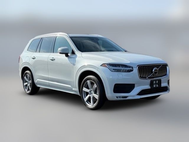 2022 Volvo XC90 Momentum