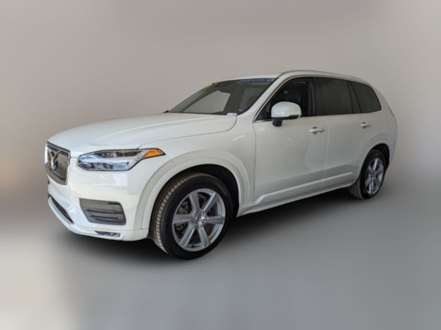 2022 Volvo XC90 Momentum