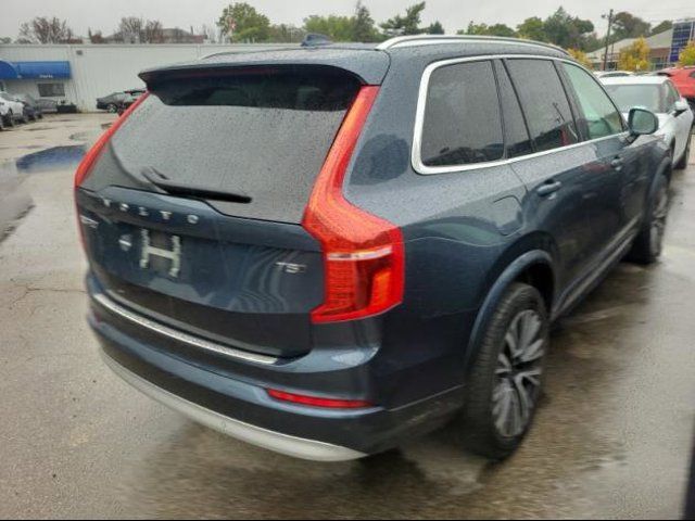 2022 Volvo XC90 Momentum