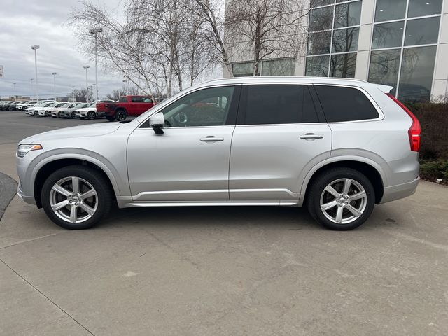 2022 Volvo XC90 Momentum