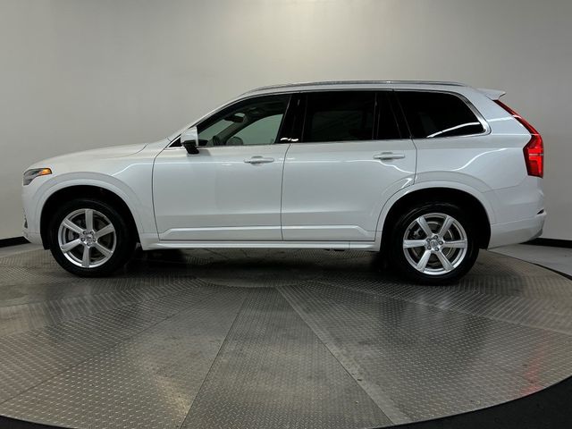 2022 Volvo XC90 Momentum