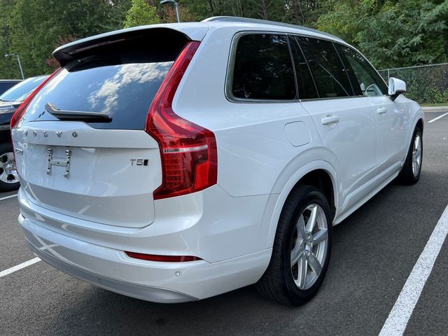 2022 Volvo XC90 Momentum