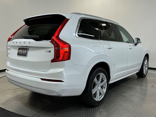 2022 Volvo XC90 Momentum