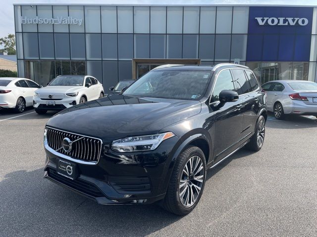 2022 Volvo XC90 Momentum